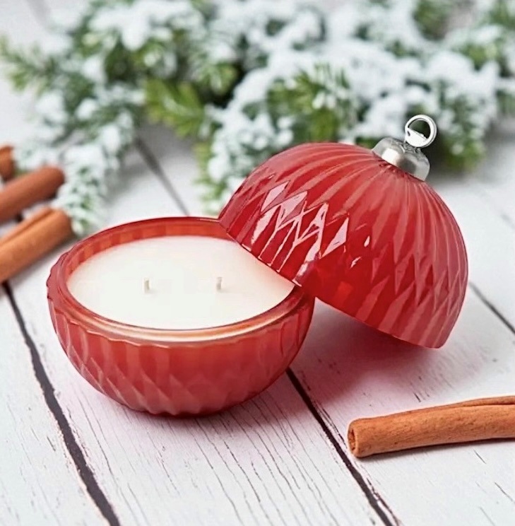  Red ornament candle